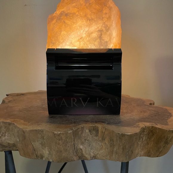 Mary Kay Compact - Picture 2 of 3